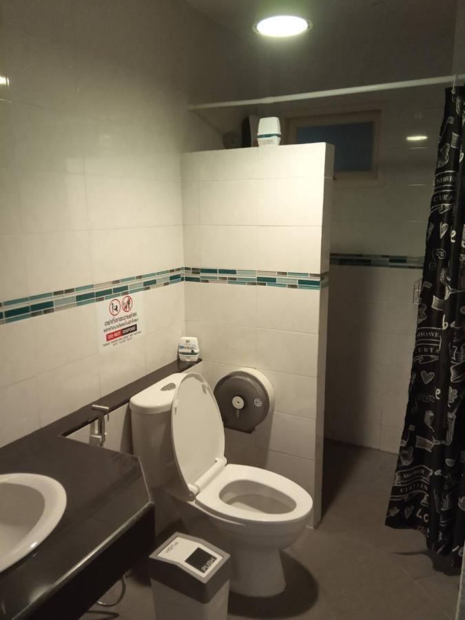 White Monkey Guesthouse Пхетбури Экстерьер фото