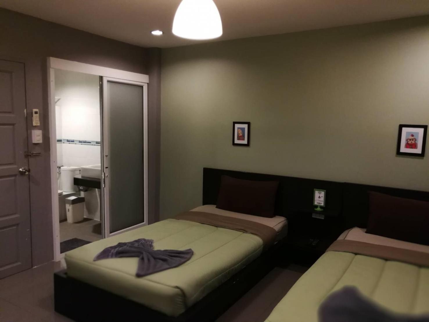 White Monkey Guesthouse Пхетбури Экстерьер фото