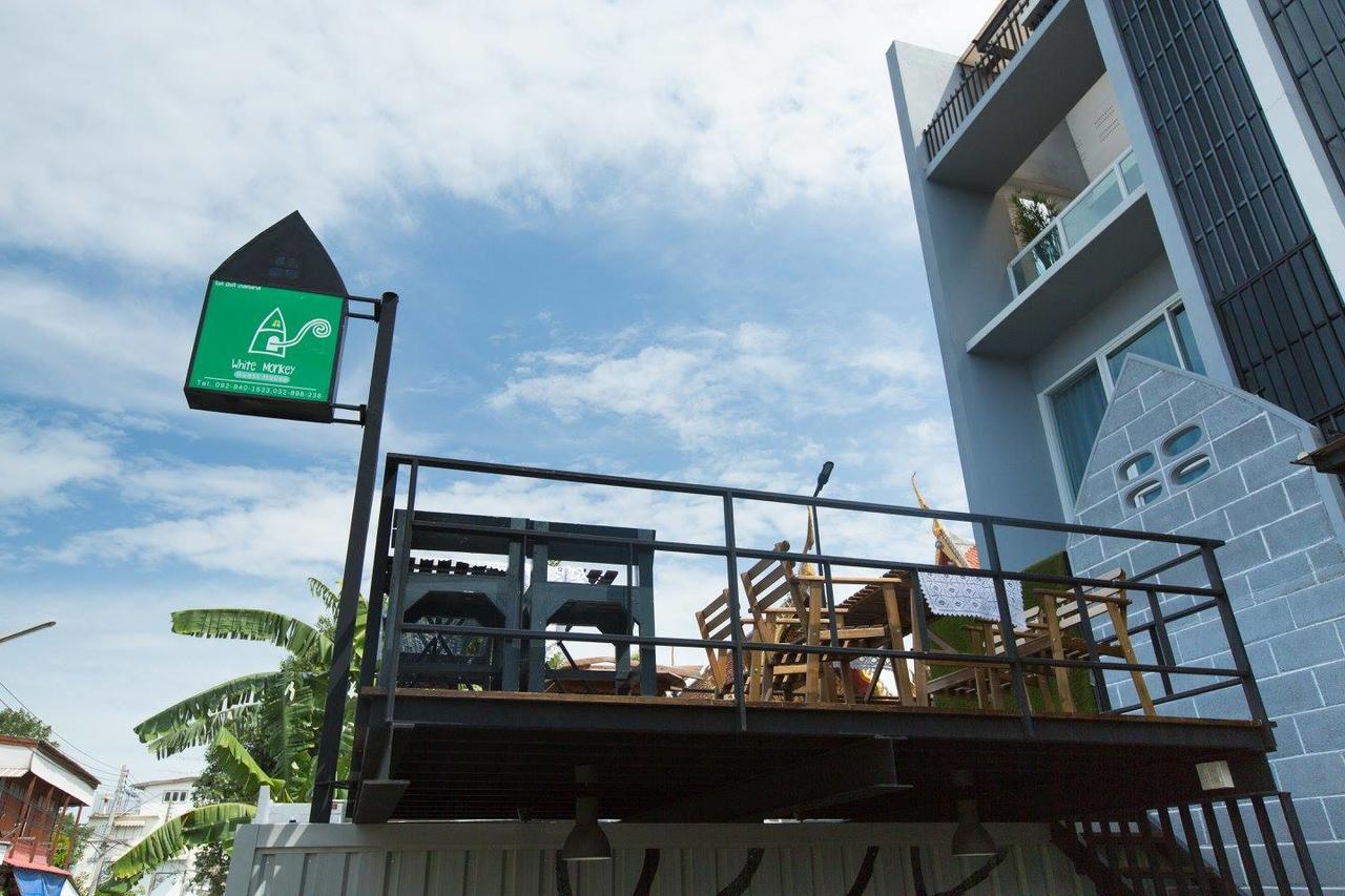 White Monkey Guesthouse Пхетбури Экстерьер фото