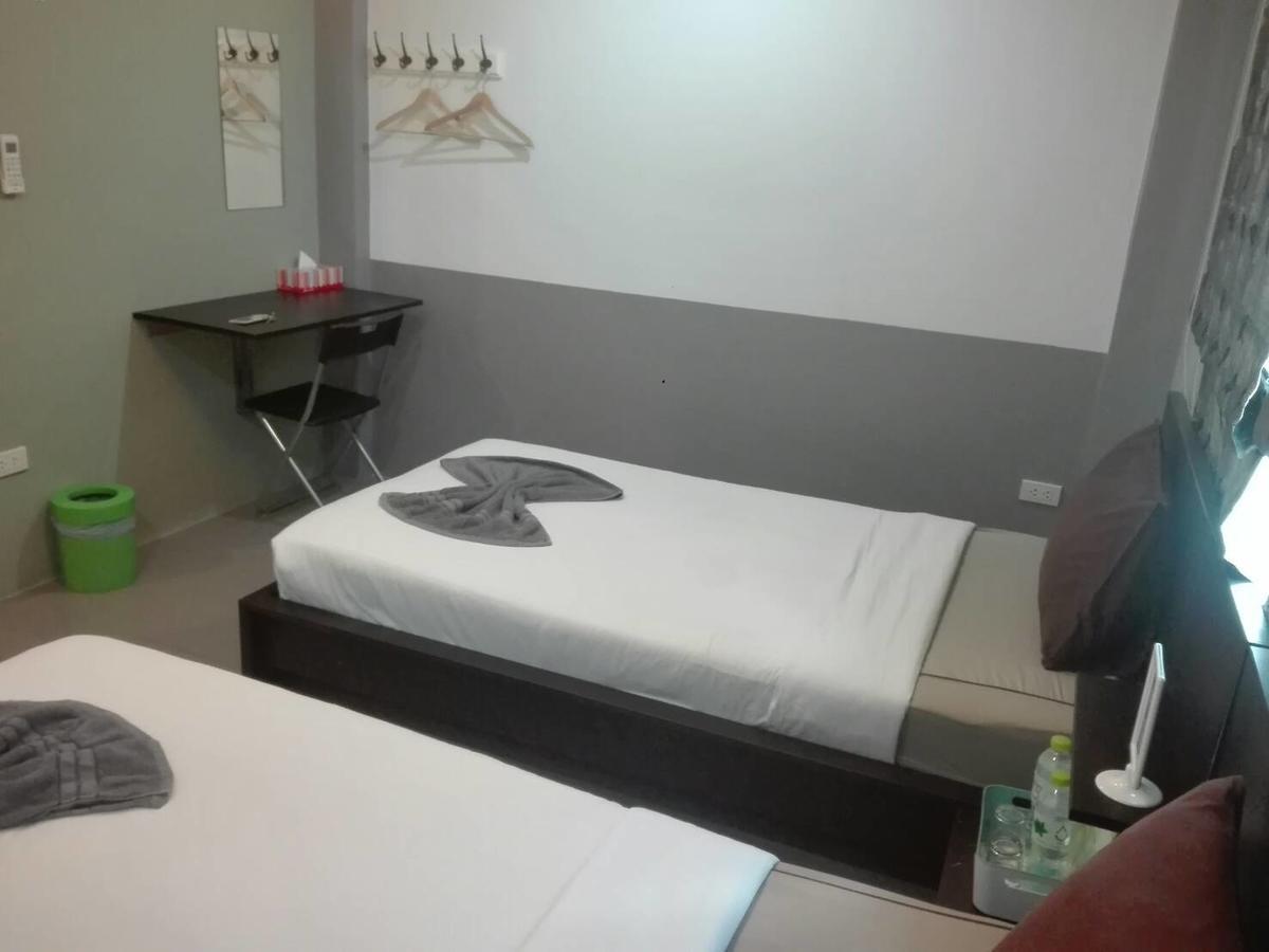 White Monkey Guesthouse Пхетбури Экстерьер фото