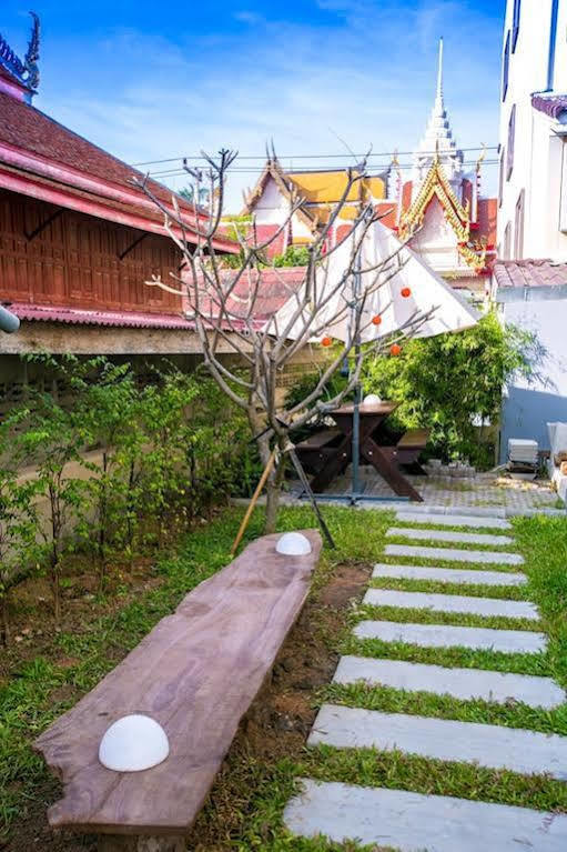 White Monkey Guesthouse Пхетбури Экстерьер фото